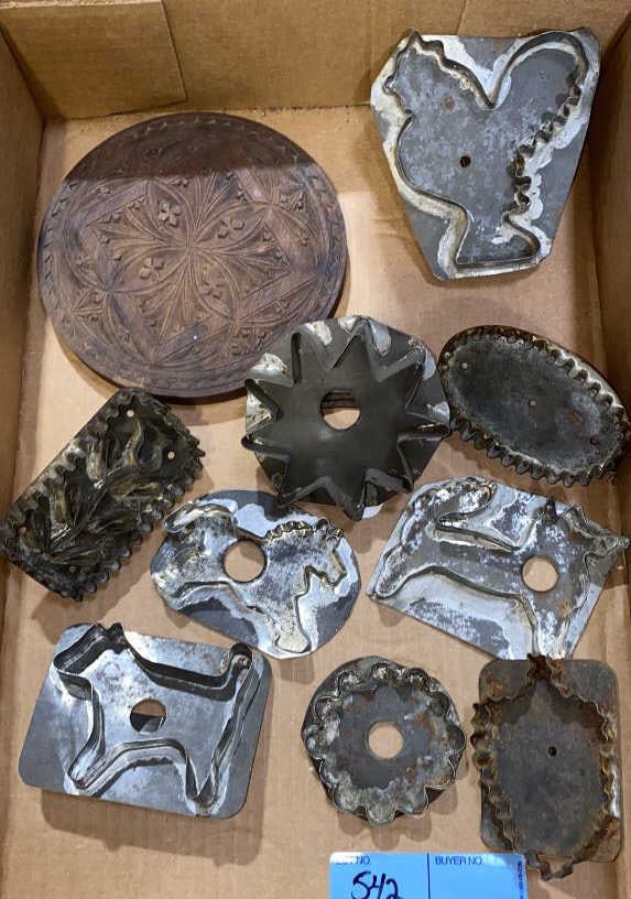COLLECTION OF VARIOUS COOKIE CUTTERS (1 of 5)