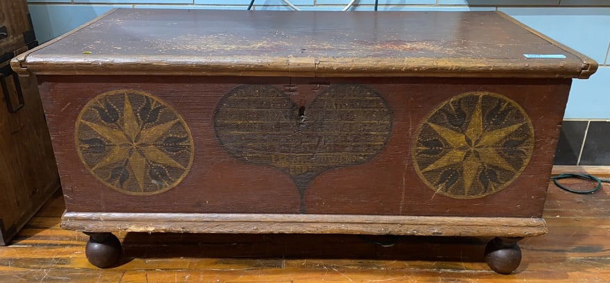 ANT PAINT DECORATED DOVETAILED BLANKET CHEST (1 of 6)