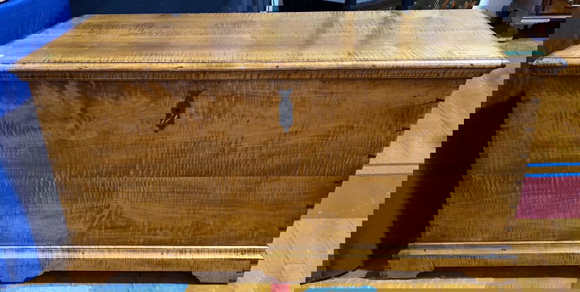 CUSTOM MADE TIGER MAPLE DOVETAILED BLANKET CHEST (1 of 7)