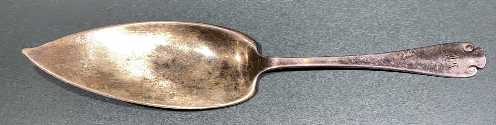 TIFFANY & CO STERLING SILVER FISH SERVER (1 of 4)