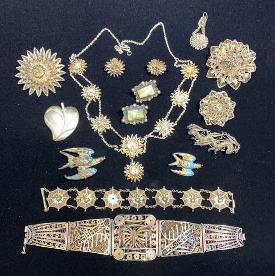 COLLECTION OF VARIOUS ORIENTAL JEWELRY (1 of 7)