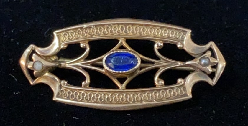 10KT GOLD PIN W/ BLUE STONE (1 of 4)