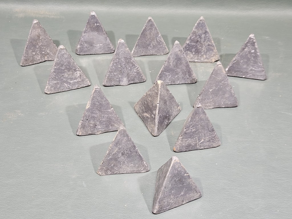 LOT OF VARIOUS VINTAGE DECOY WEIGHTS (1 of 2)