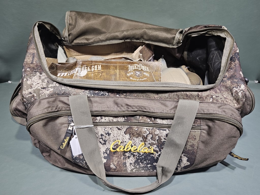 CABELA'S HUNTING BAG & RIG OF DOVE DECOYS (1 of 2)