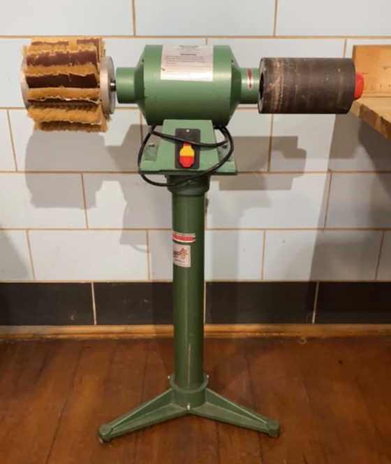 GRIZZLY DRUM & FLAP SANDER G8749: 110V 60 HZ 3580 RPM - FROM DECOY MAKERS SHOP IN NEW JERSEY