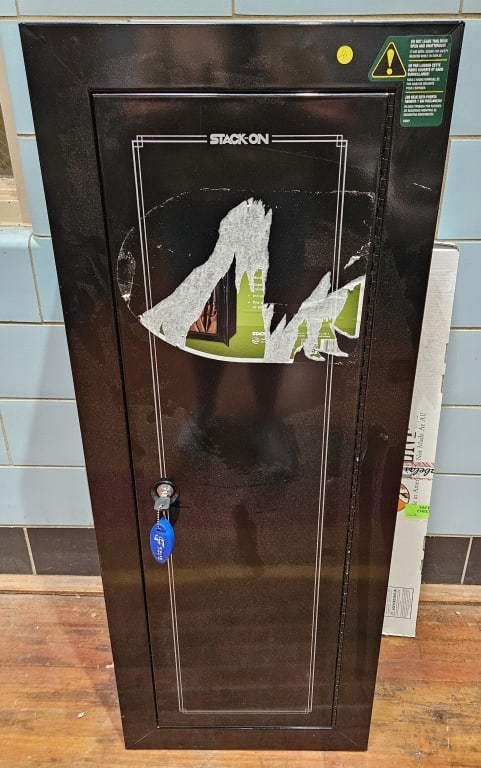 STACK-ON METAL GUN SAFE: ~