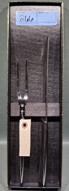 CARVEL HALL CARVING SET: ~