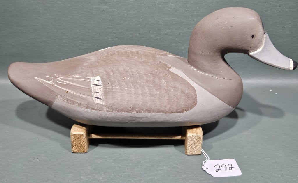 JIM PIERCE 1982 REDHEAD HEN DECOY (1 of 5)