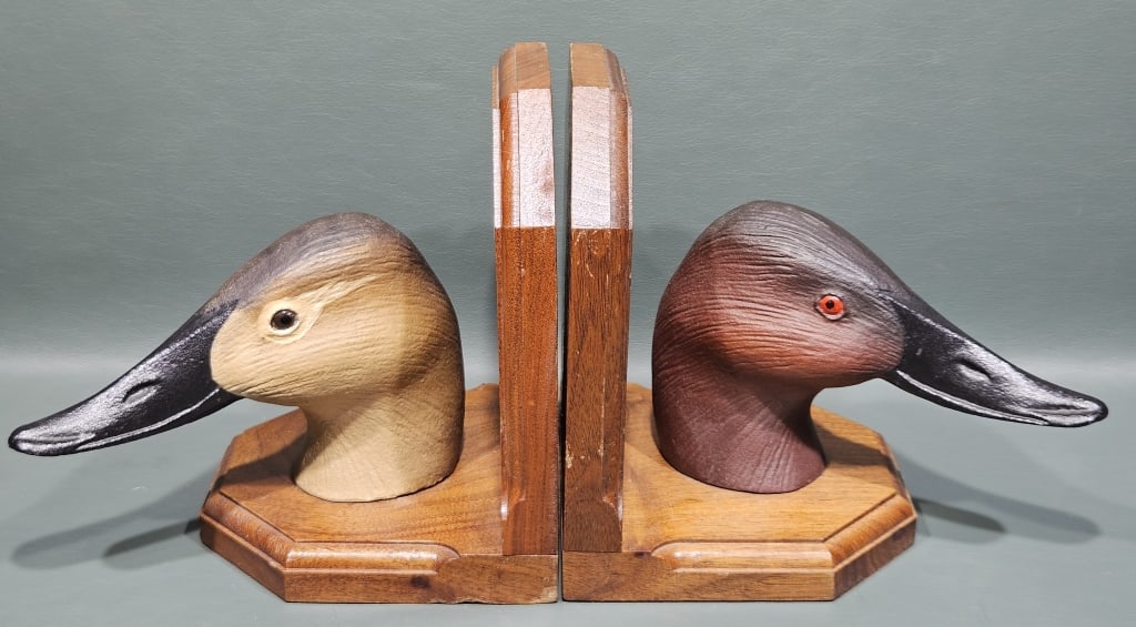 PAIR OF METAL CANVASBACK BOOK ENDS: 7" X 7"-1/2 X 5