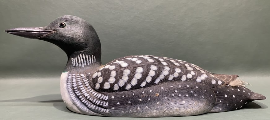 DECORATIVE CARVED LOON DECOY (1 of 4)