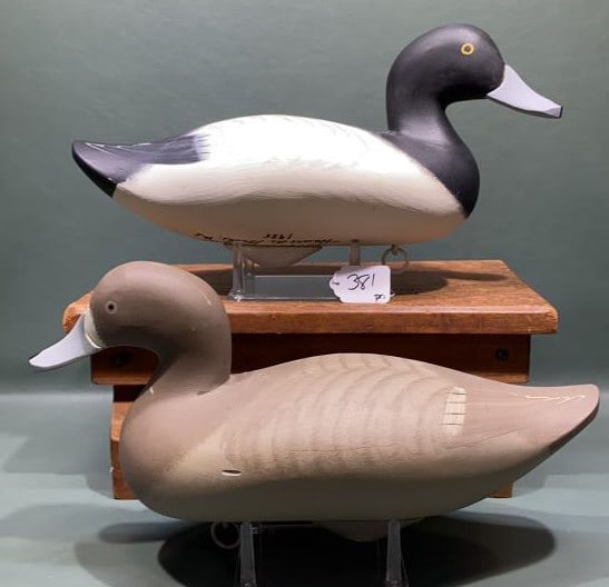 PAIR OF GILMORE "BUTCH" WAGONER BLUEBILL DECOYS (1 of 4)