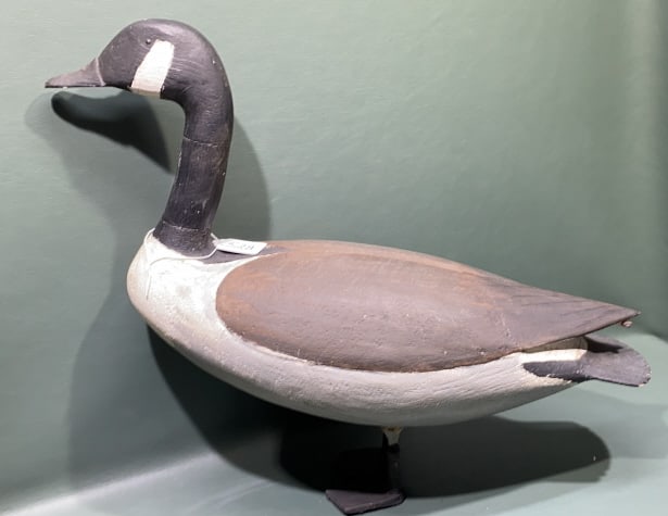 FULL SIZE STANDING GOOSE DECOY (1 of 6)