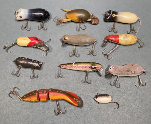 VINTAGE FISHING LURES LOT (1 of 6)