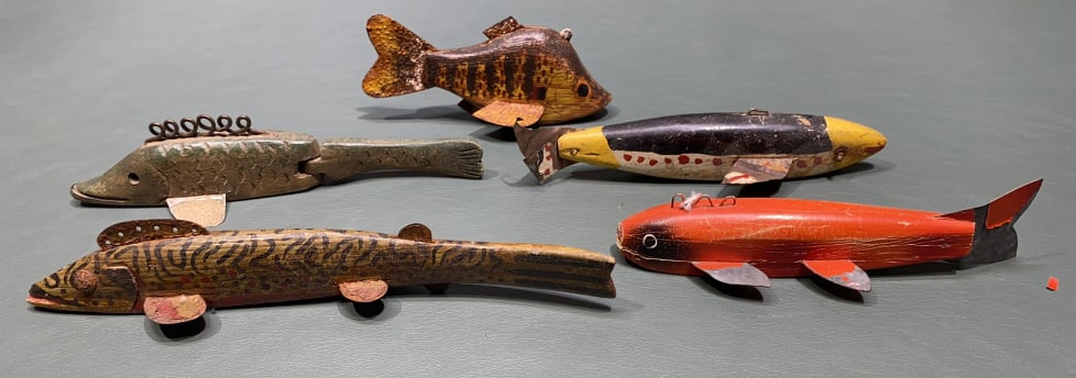 5 VINTAGE WOODEN FISH DECOYS (1 of 8)
