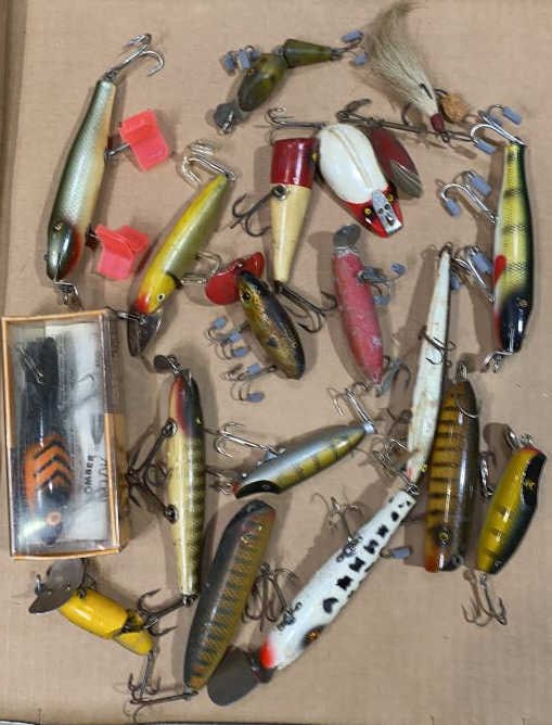 LG BOX OF VINTAGE FISHING LURES: ~