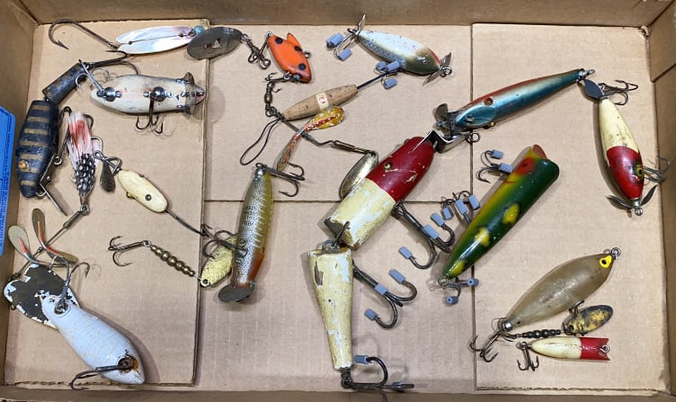 LG LOT OF VINTAGE FISHING LURES: ~