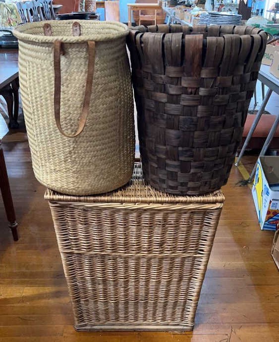 3 VARIOUS SPLIT OAK & WICKER BASKET LOT (1 of 3)