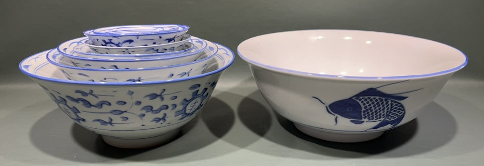 SET OF GRADUATED ORIENTAL BOWLS & A FISH BOWL (1 of 7)
