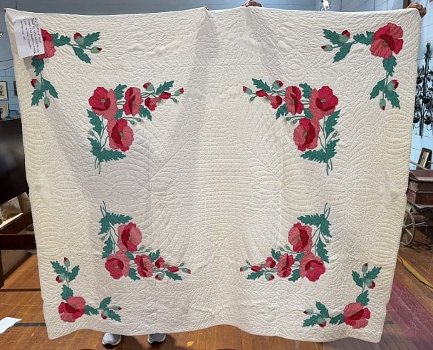 APPLIQUE ROSE QUILT BY TESS BACKMAN (1 of 6)