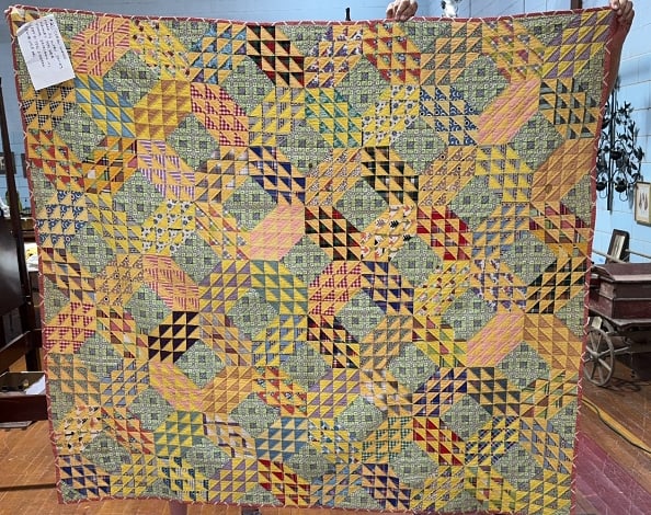 OCEAN WAVES QUILT BY MARY AGNES HANGLEY (1 of 9)