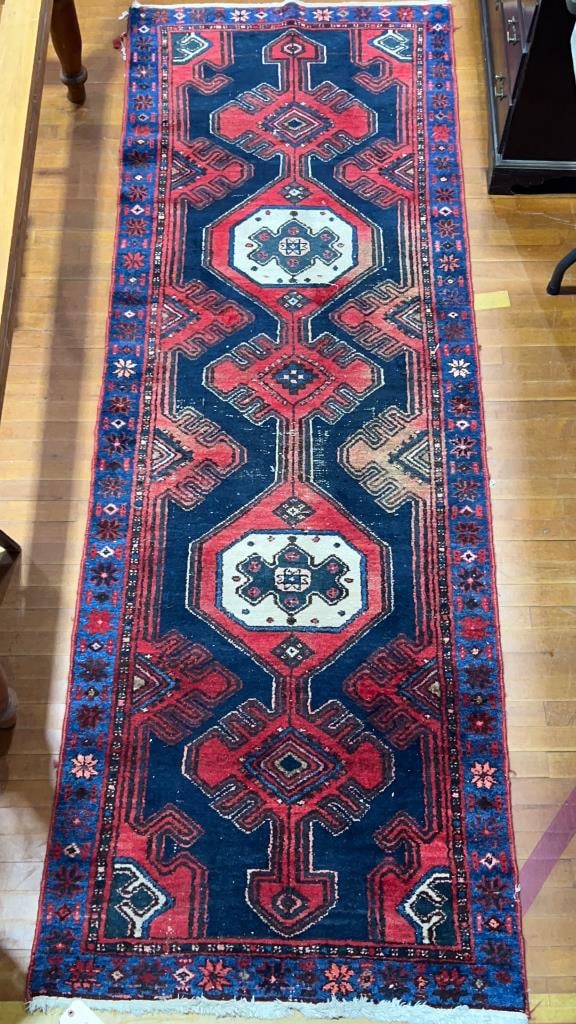 HAND MADE ORIENTAL RUNNER RUG (1 of 5)