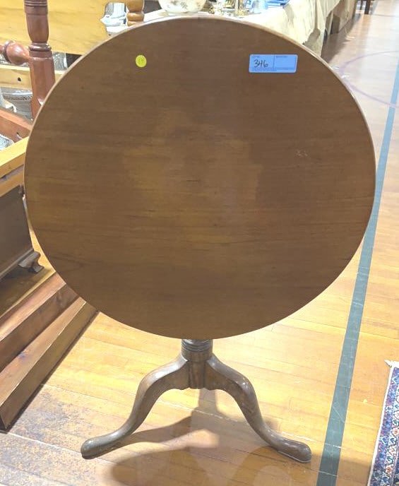 ANTIQUE WALUNT QUEEN ANNE TILT TOP TABLE (1 of 4)