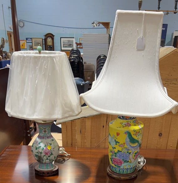 2 PORCELAIN ORIENTAL LAMPS (1 of 5)