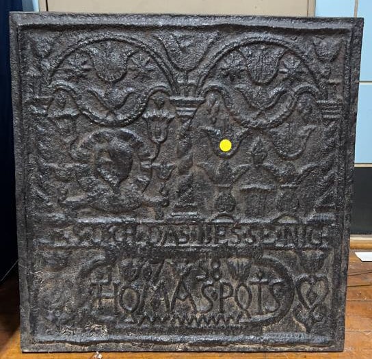 THOMAS POTTS CAST IRON FIREBACK (1 of 5)