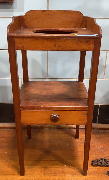 ANTIQUE COUNTRY WASHSTAND W/DRAWER (1 of 3)