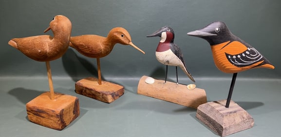 LOT OF VARIOUS CARVED SHORE BIRDS