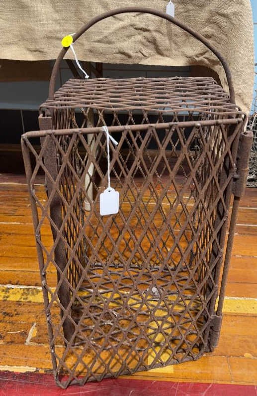 METAL OYSTER DIVER BASKET: ~