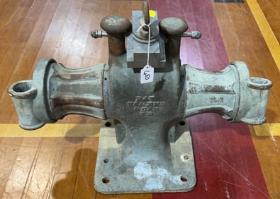 CAST IRON 2 SIDED MOORING CAPSTAN CLEAT