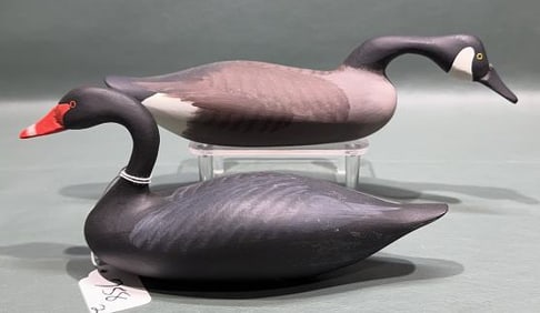 2 BOBBY JOBES DECOYS & 2 MINIATURES