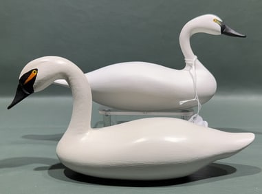 BOBBY JOBES MINIATURE SWAN & 2 OTHERS
