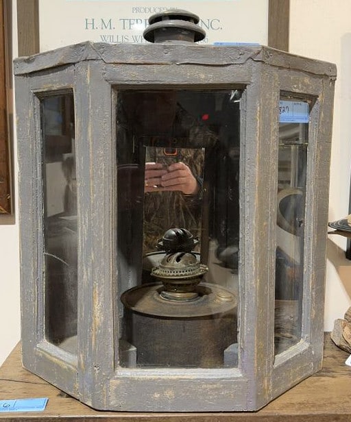 ANTIQUE GUNNING LIGHT: ~ 22" X 19"