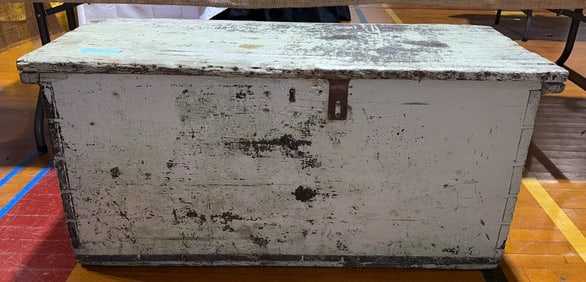 ANTIQUE PAINTED DOVETAILED SEA CHEST