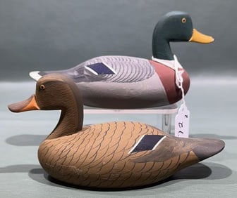 PAIR OF ROGER URIE MINIATURE MALLARDS