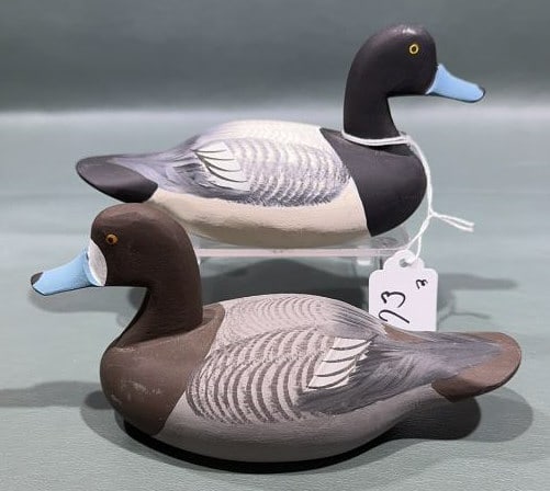 PAIR OF ROGER URIE MINIATURE BLUEBILLS: ~6-1/2" X 3-1/2"