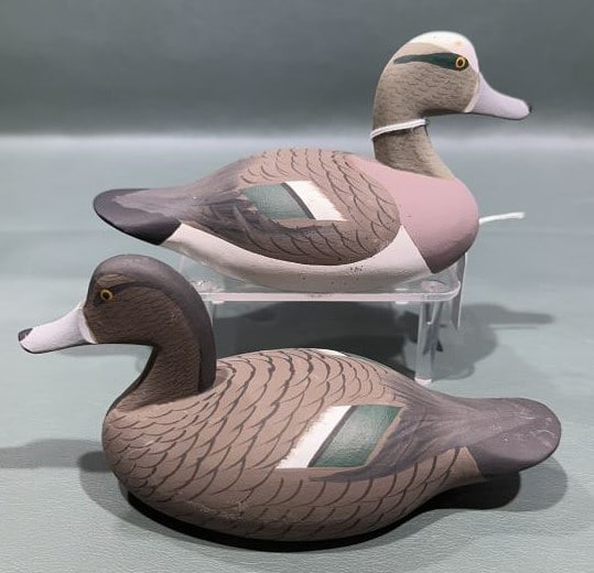 PAIR OF ROGER URIE MINIATURE WIDGEONS: ~6-1/2" X 3-1/2"