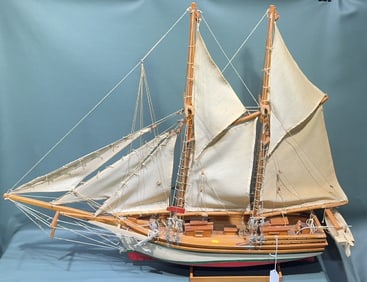 MODEL SKIPJACK "DELMAY" BY ELMER T. RIGGIN