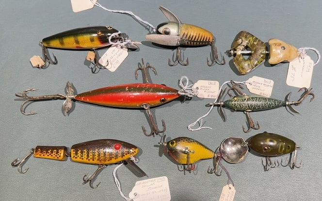 COLLECTION OF VINTAGE FISHING LURES: ~