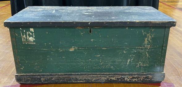 ANT. PAINT DECORATED SEA CHEST