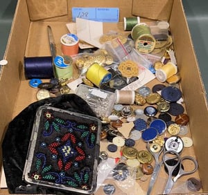 BEADED PURSE & BUTTON LOT