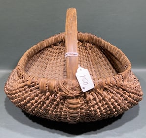ANTIQUE BOTOX BASKET