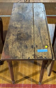 ANTIQUE COUNTRY DROPLEAF TABLE