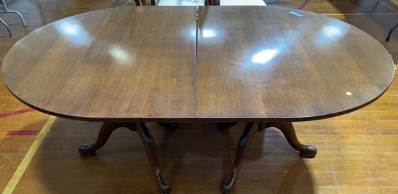 SUTER'S SOLID MAHOGANY QA DINING TABLE W/2 LEAVES