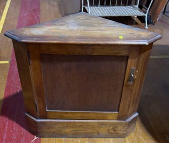 SMALL PINE 1 DOOR CORNER CUPBOARD