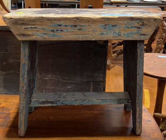 HANDMADE PAINTED COUNTRY STOOL (1 of 3)