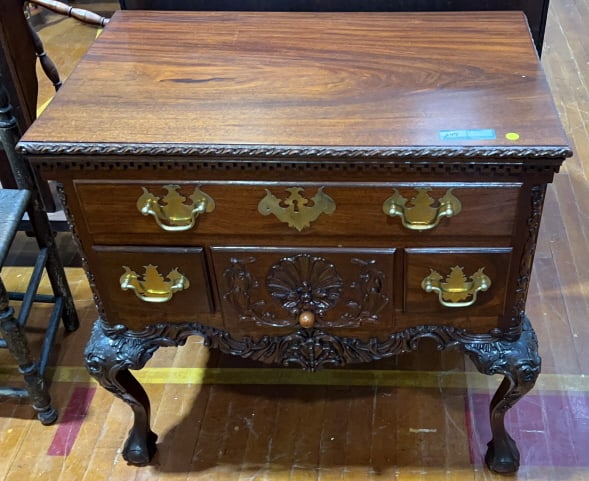 CARVED MAHOGANY CHIPPENDALE BALL & CLAW LOWBOY: 34" X 21" X 32"