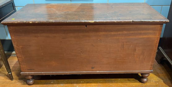 ANTIQUE DOVETAILED BLANKET CHEST W/BUN FEET
